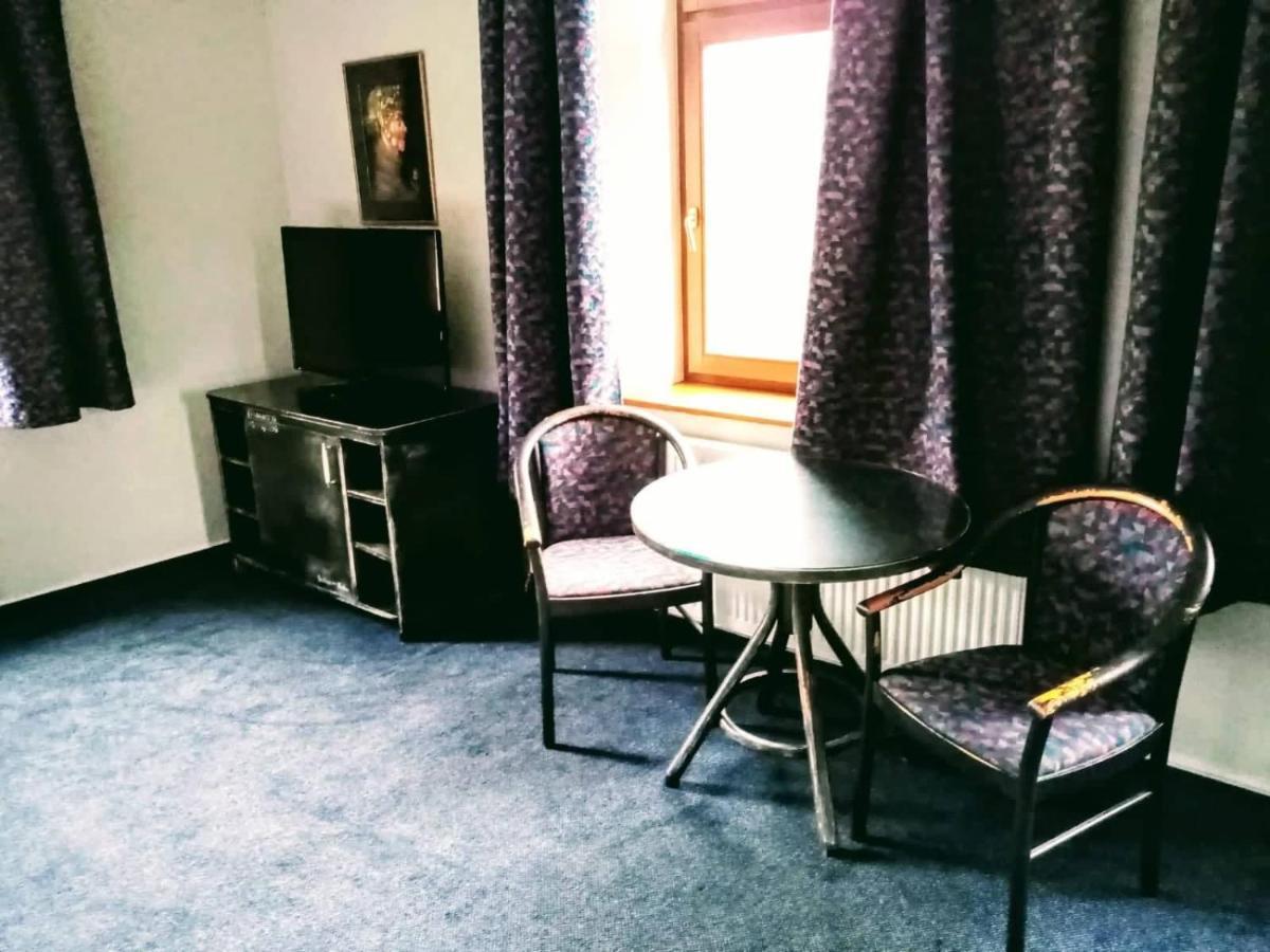 Hotel Chicago Chomutov Extérieur photo